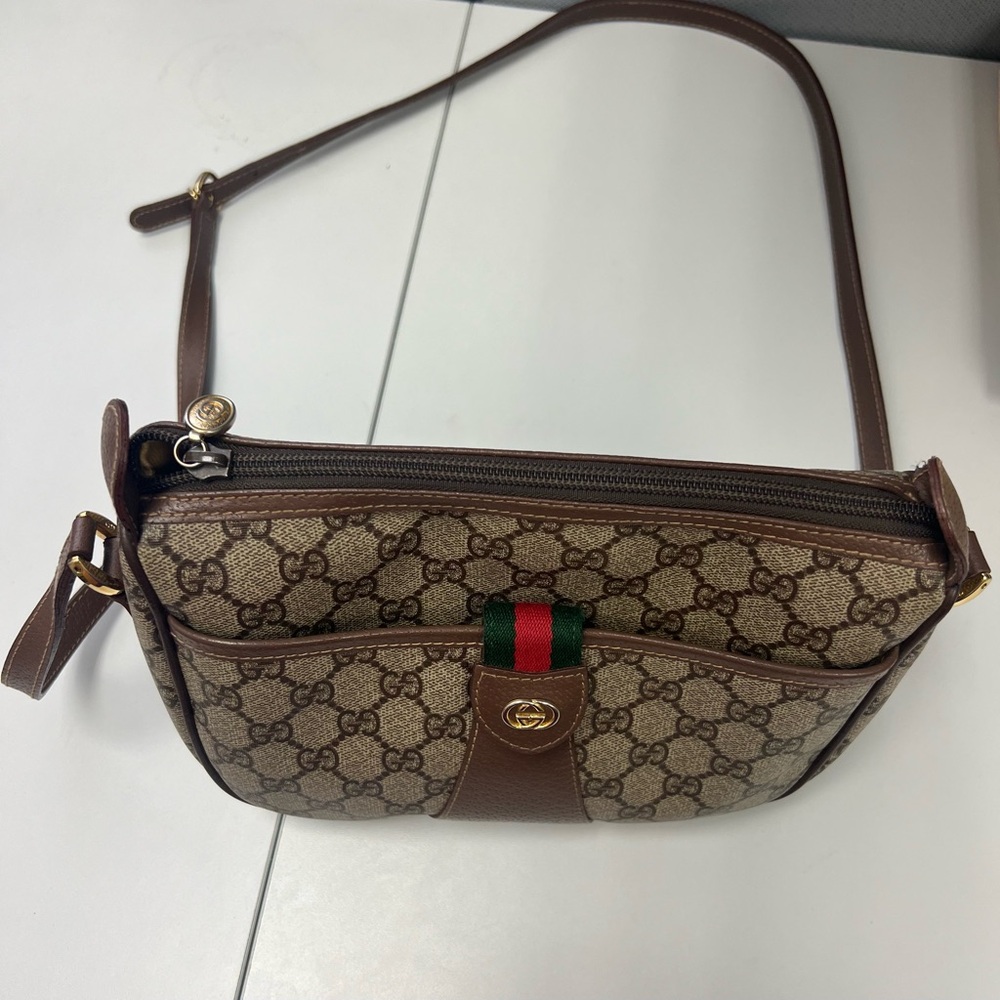 Vintage Gucci crossbody handbag